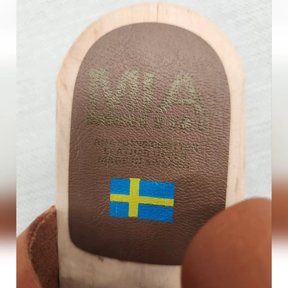 Mia Gertrude size 39 swedish clog sandals brown Luggage Leather Wood Boho